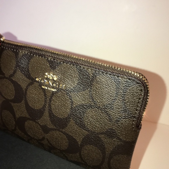 Coach Signature Wristlet w/Corner Zip - NWT - Picture 7 of 8